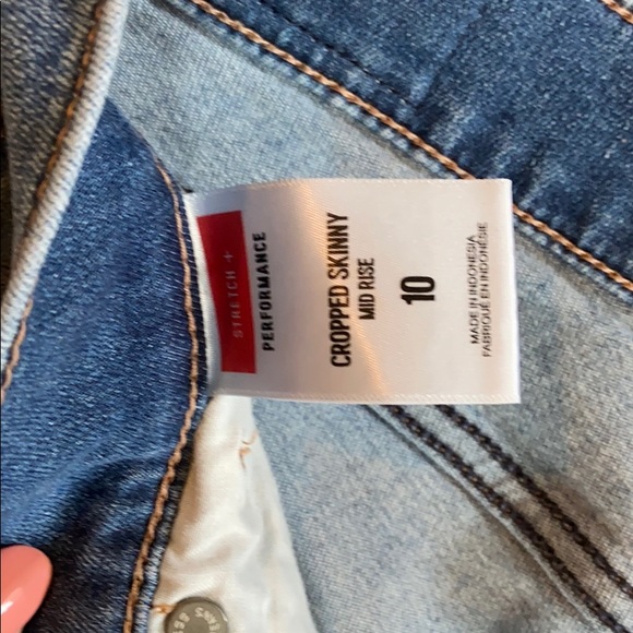 Mid Rise Cropped & Ripped Express Jeans - Picture 3 of 3